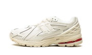 1906r "Angora/sea salt/shadow red" U19066KA