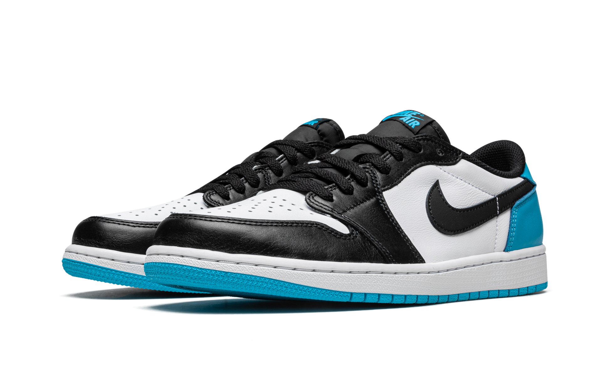 Air Jordan 1 Low OG "Unc" CZ0790 104