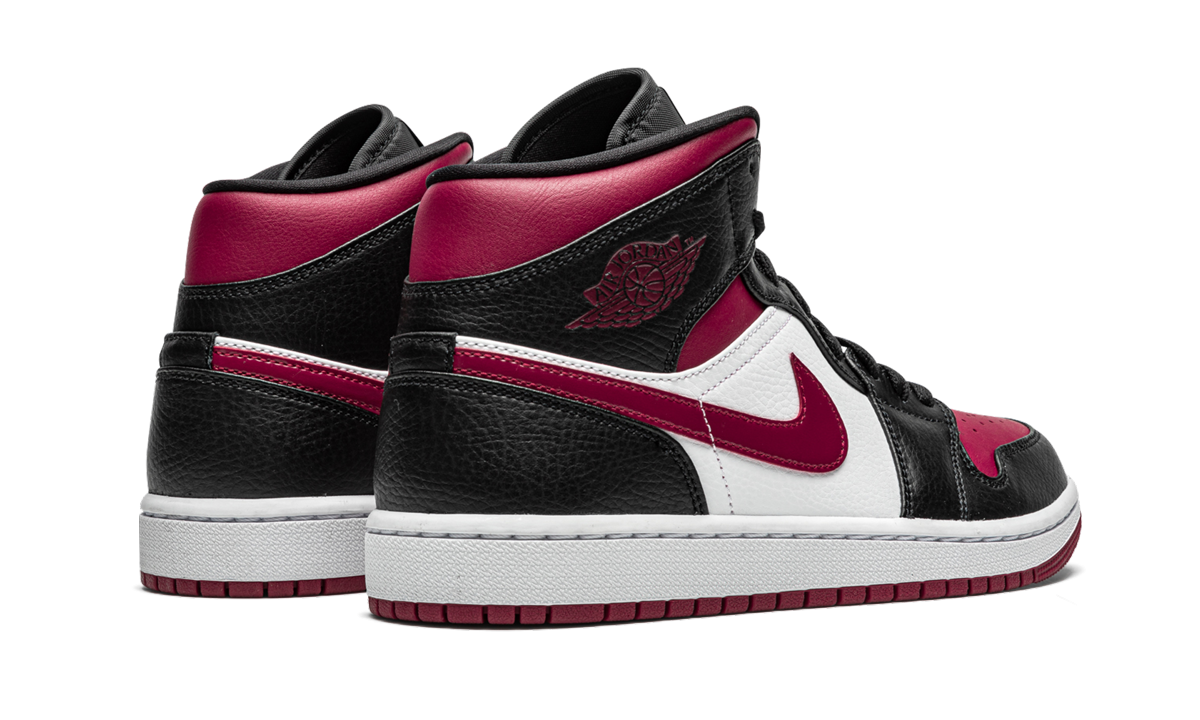 Air Jordan 1 Mid "Bred toe" 554724 066