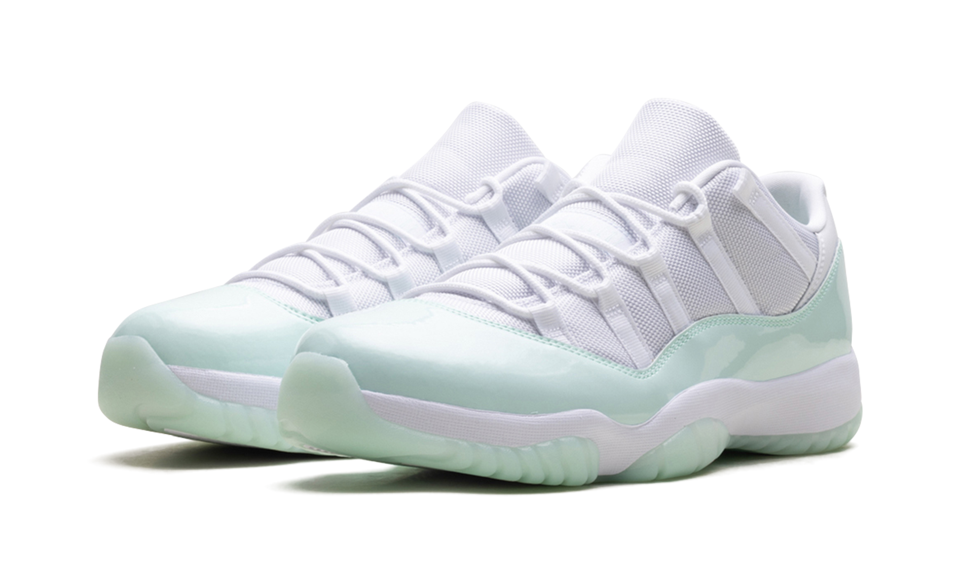 Air Jordan 11 Low Women "Igloo" AH7860 103