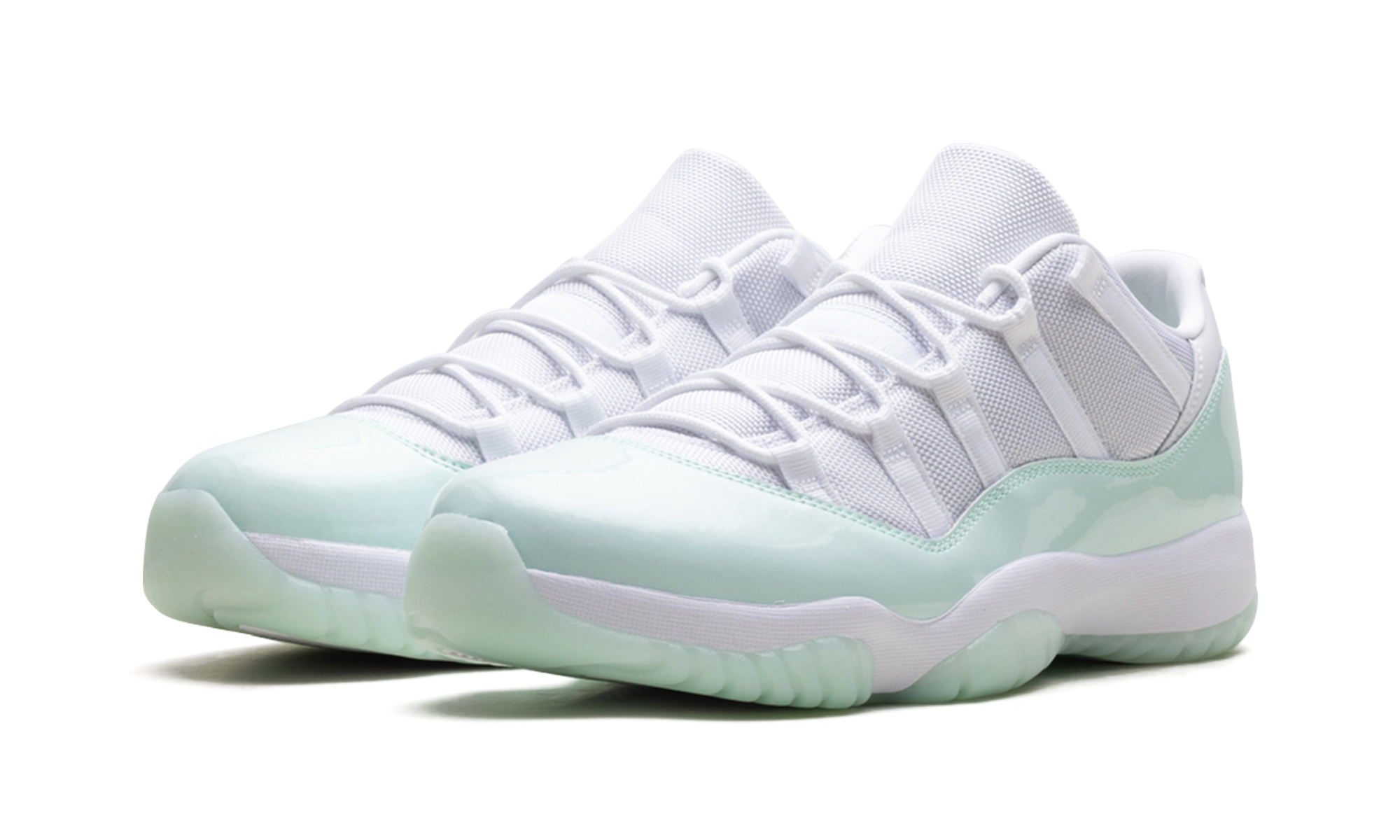 Air Jordan 11 Low Women "Igloo" AH7860 103
