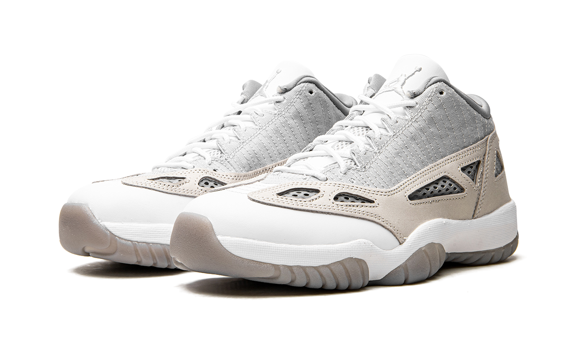 Air Jordan 11 RETRO Low Ie "'light orewood brown'" 919712 102