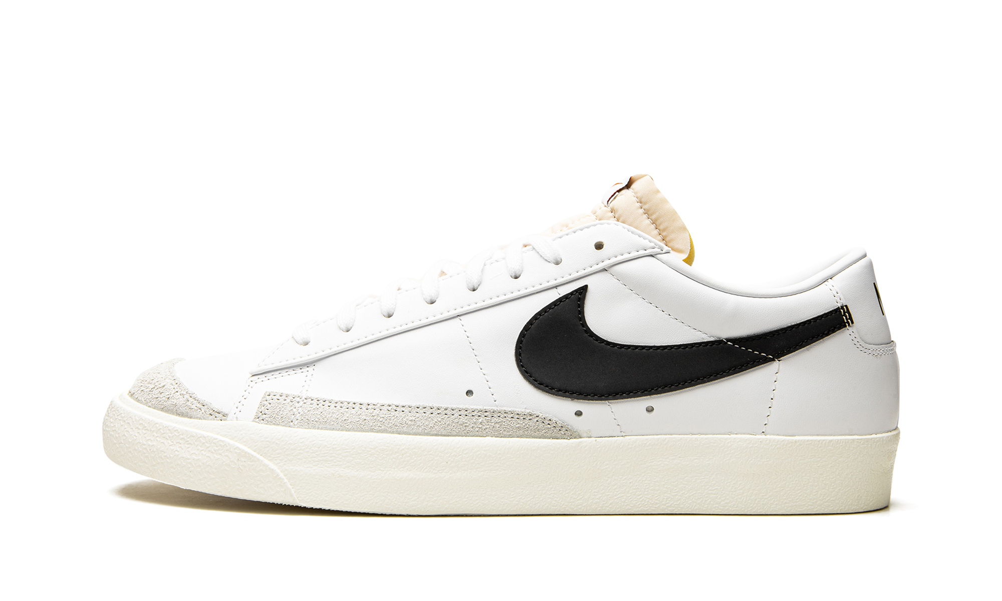 Blazer Low '77 Vintage "White / black" DA6364 101