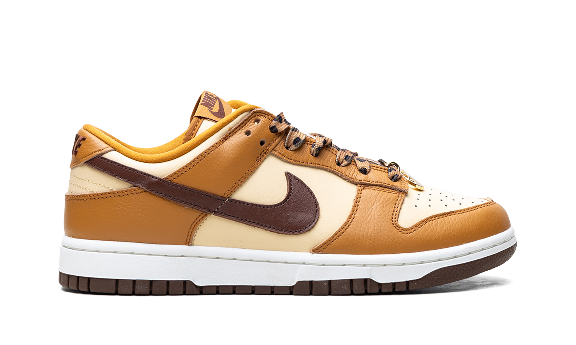 Dunk Low Se Women "Cherry charms - desert ochre" HQ7487 700