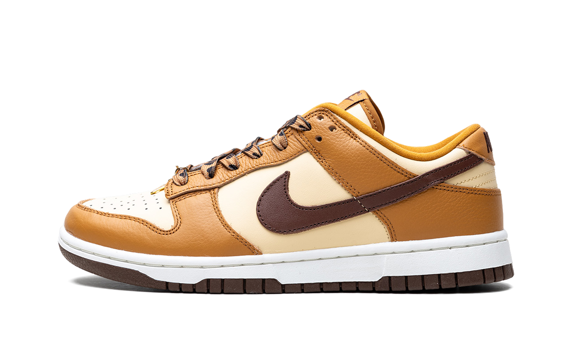 Dunk Low Se Women "Cherry charms - desert ochre" HQ7487 700