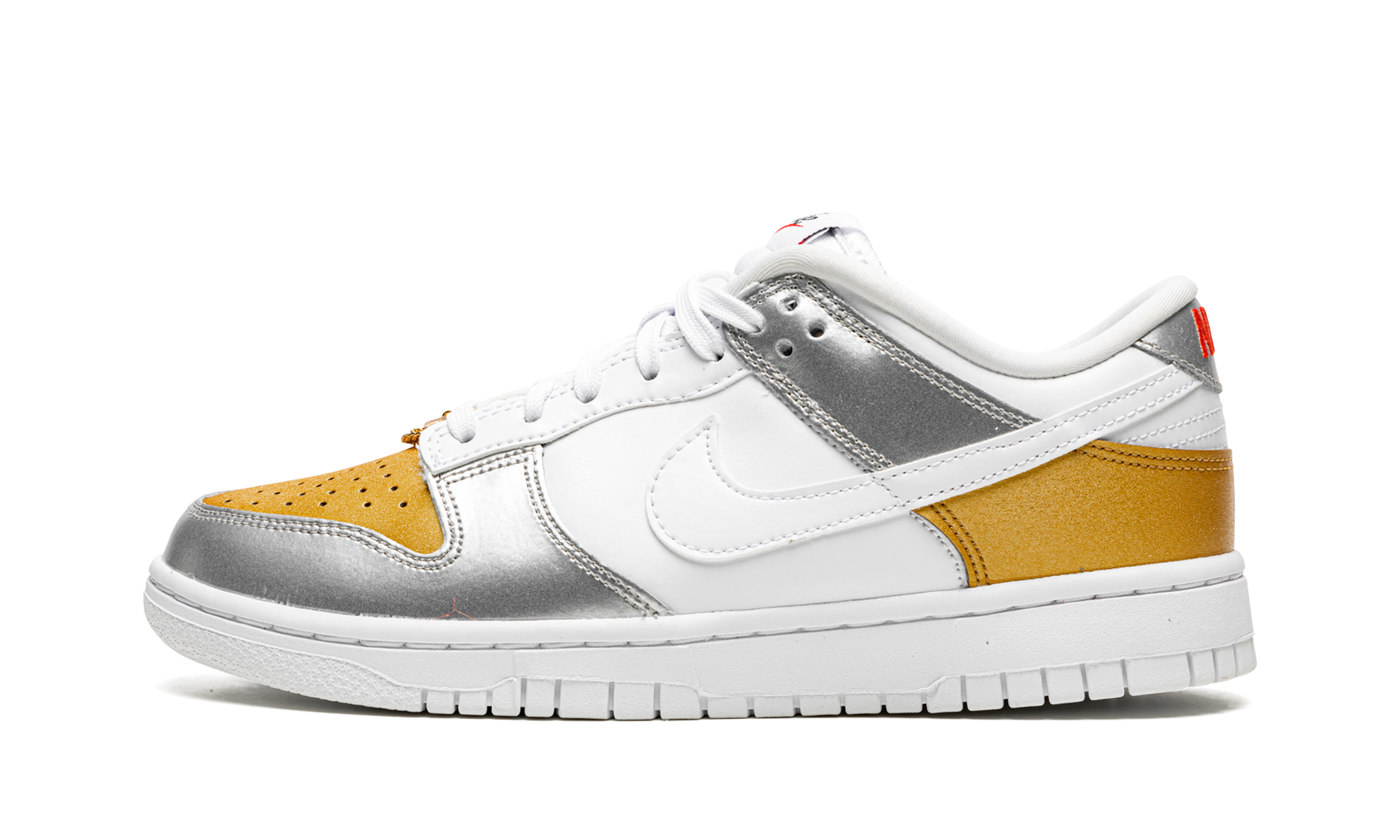 Dunk Low Women "Gold white silver" DH4403 700