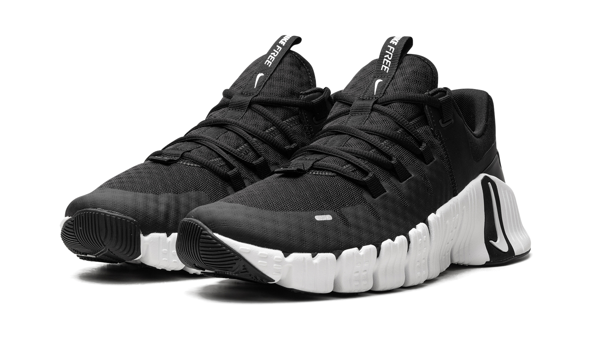 Free Metcon 5 "Black / white" DV3949 001