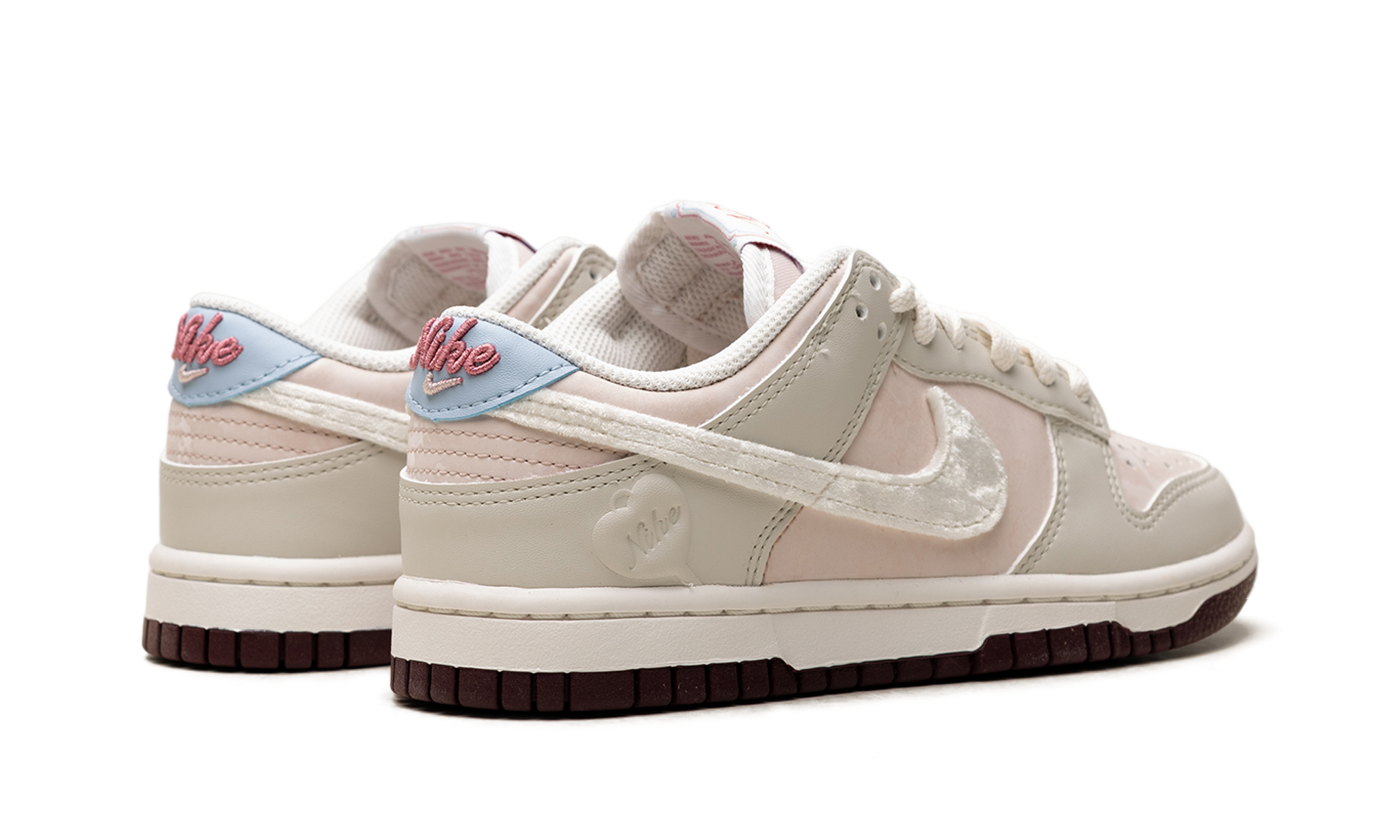 Nike Dunk Low Women "Valentine's day" IQ1145 610