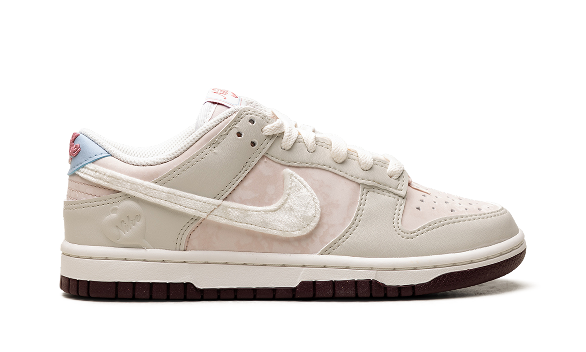 Nike Dunk Low Women "Valentine's day" IQ1145 610