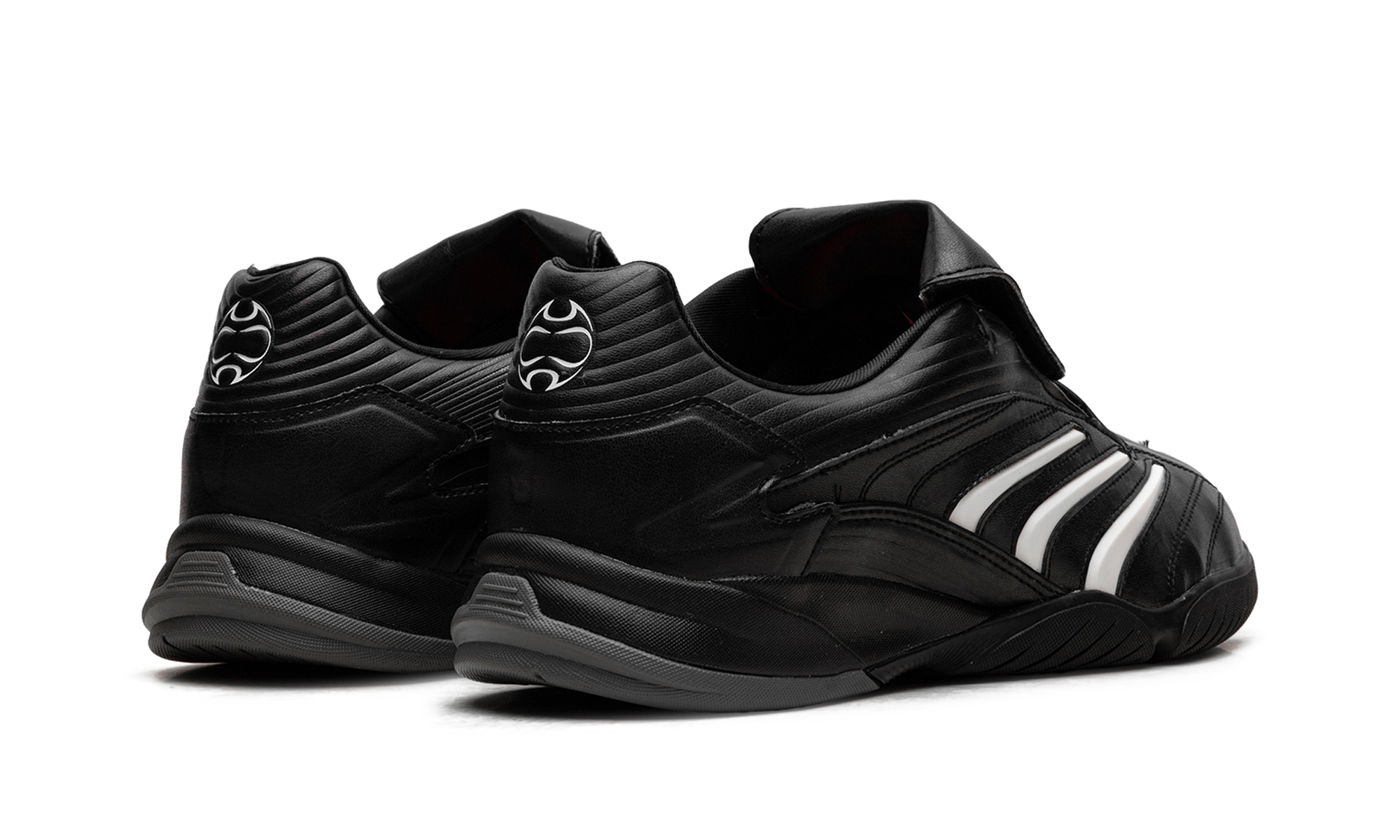 Predator Sala "Black zero metallic" JQ3916