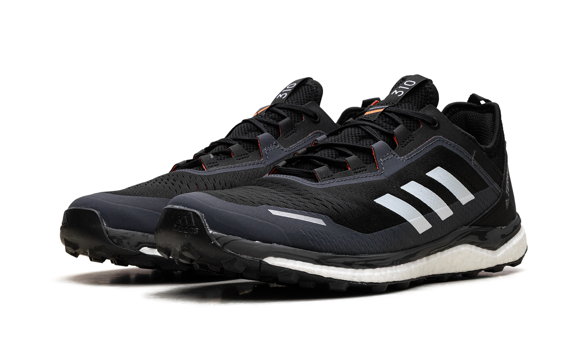 Terrex Agravic Flow "Core black/crystal white/solar red" FW5119
