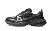 V2k Run "Black dark smoke grey" HJ4497 001