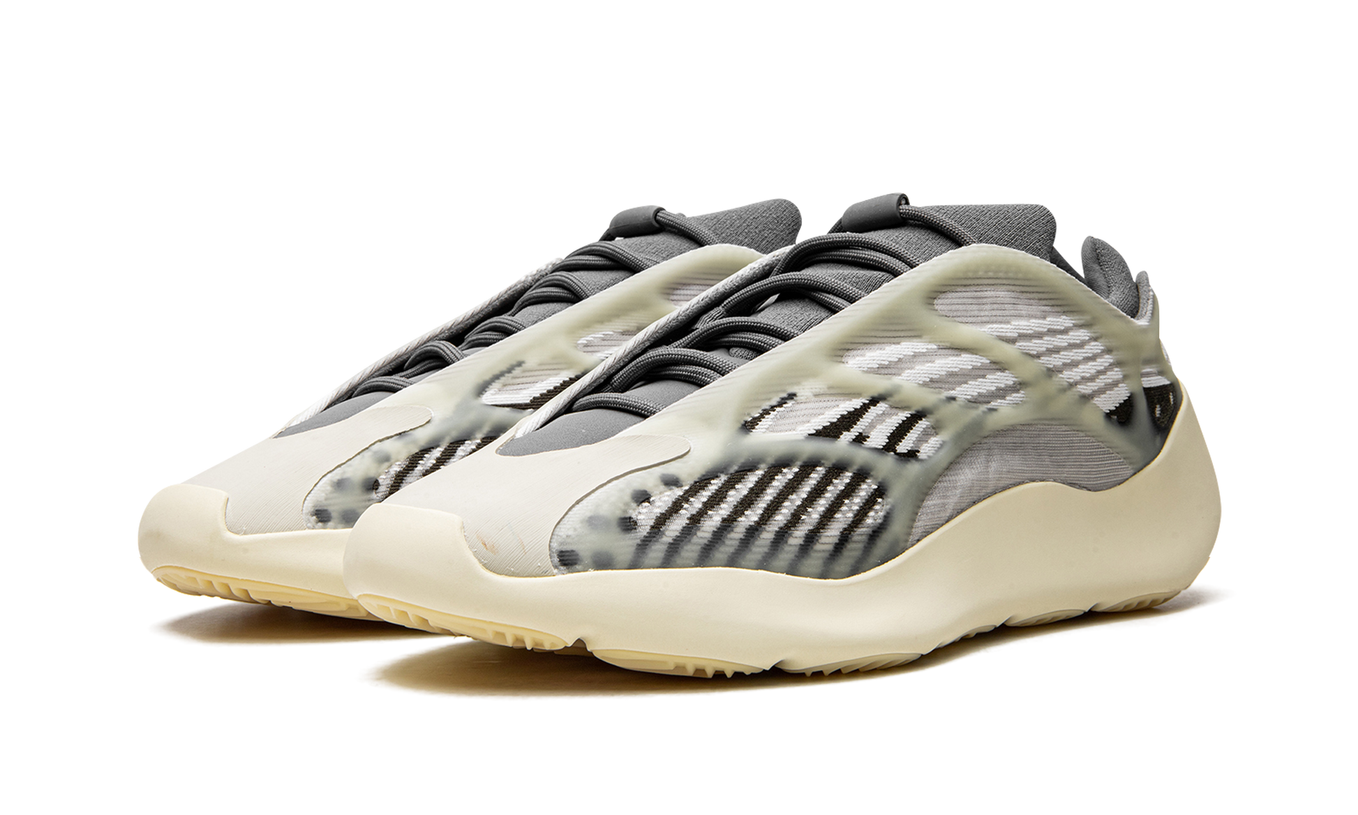 Yeezy 700 V3 "Fade salt" ID1674