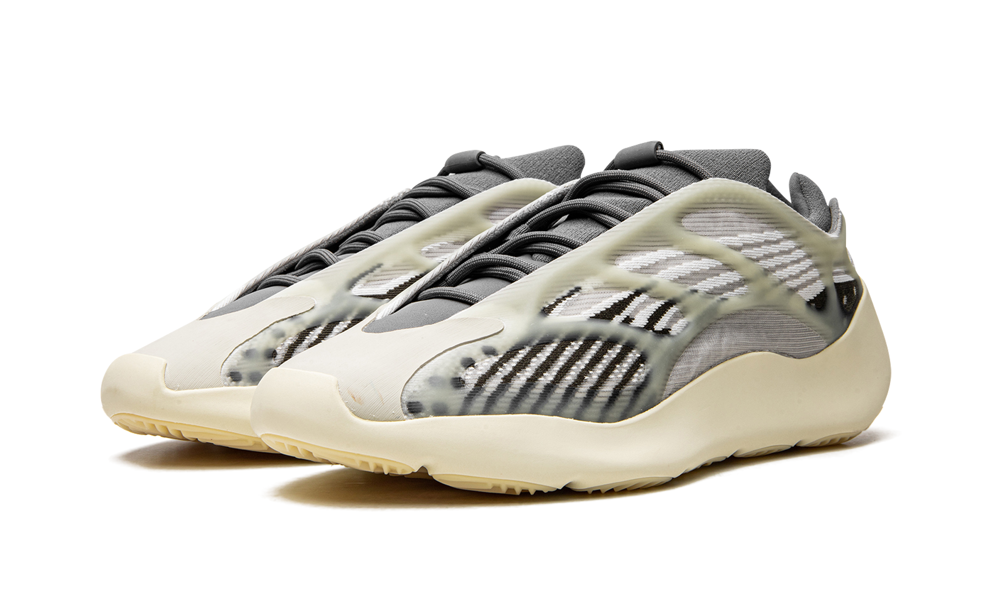 Yeezy 700 V3 "Fade salt" ID1674