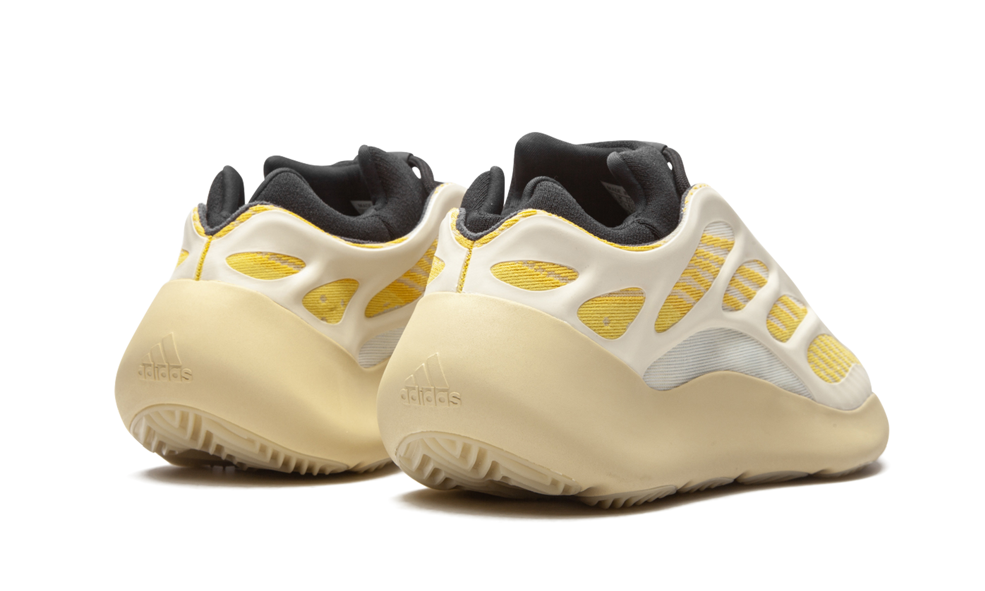 Yeezy 700 V3 "Safflower" G54853