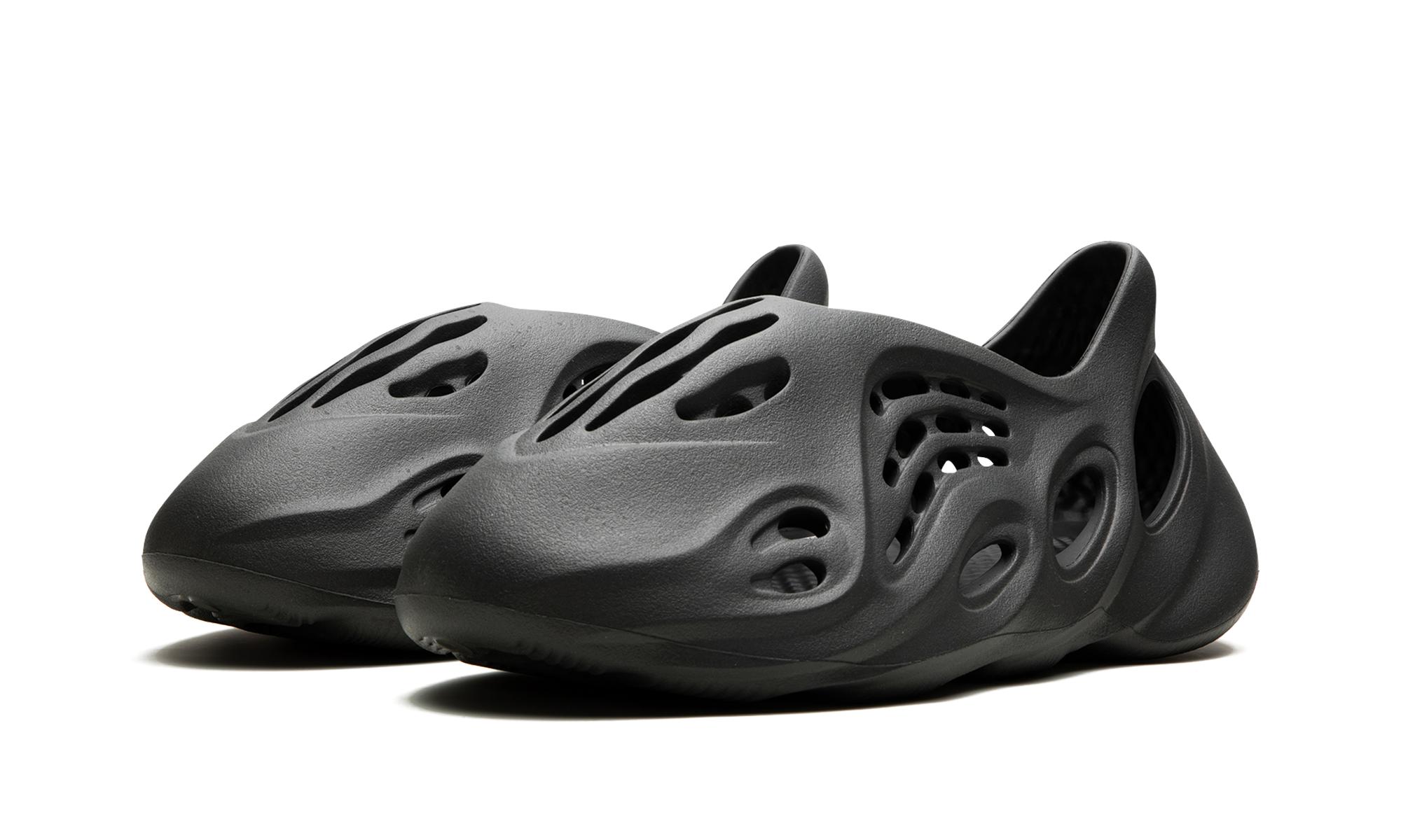 Yeezy Foam Runner "Carbon" IG5349