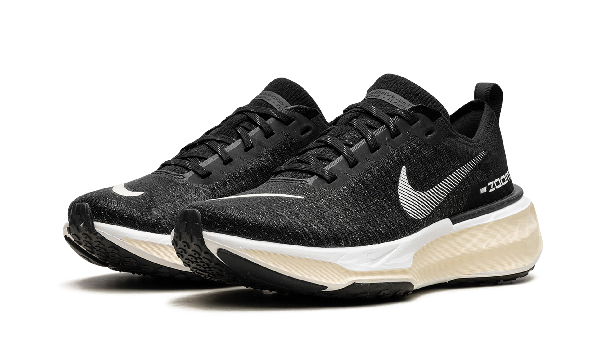 Zoomx Invincible Run 3 Women "Black white" DR2660 001